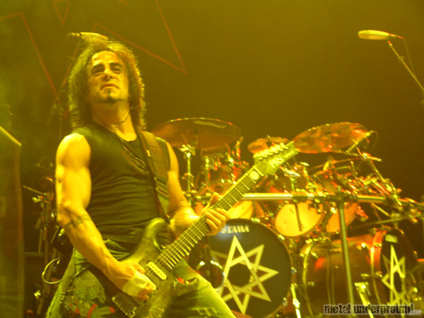 Anthrax - Gigantour 2005 (Vancouver BC) (image 10 of 40)