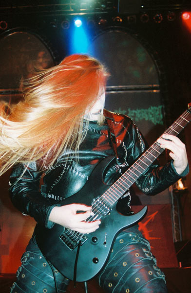 Cradle Of Filth - Headbangers Ball 2004 (Worcester MA) (image 27 of 41)
