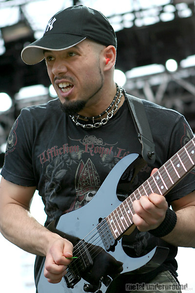 Cavalera Conspiracy - Monsters Of Rock 2008 (Calgary -  AB) (image 9 of 229)
