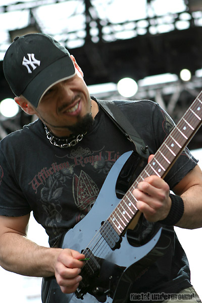 Cavalera Conspiracy - Monsters Of Rock 2008 (Calgary -  AB) (image 10 of 229)