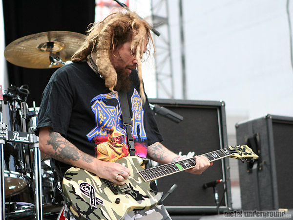 Cavalera Conspiracy - Monsters Of Rock 2008 (Calgary -  AB) (image 13 of 229)
