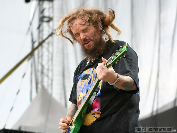 Cavalera Conspiracy - Monsters Of Rock 2008 (Calgary -  AB) (image 20 of 229)