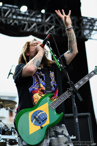 Cavalera Conspiracy - Monsters Of Rock 2008 (Calgary -  AB) (image 22 of 229)