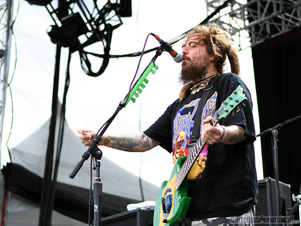 Cavalera Conspiracy - Monsters Of Rock 2008 (Calgary -  AB) (image 28 of 229)