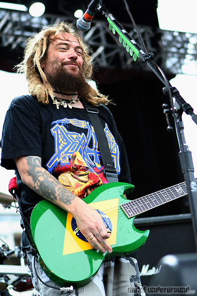 Cavalera Conspiracy - Monsters Of Rock 2008 (Calgary -  AB) (image 32 of 229)