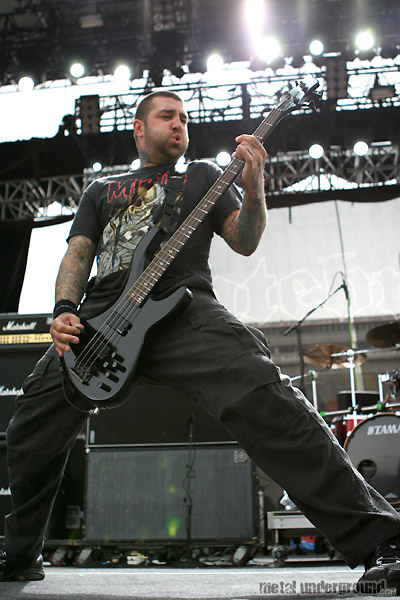 Hatebreed - Monsters Of Rock 2008 (Calgary -  AB) (image 42 of 229)