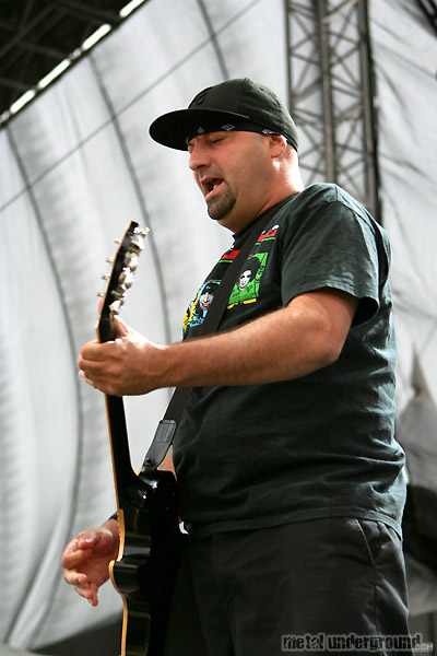 Hatebreed - Monsters Of Rock 2008 (Calgary -  AB) (image 43 of 229)