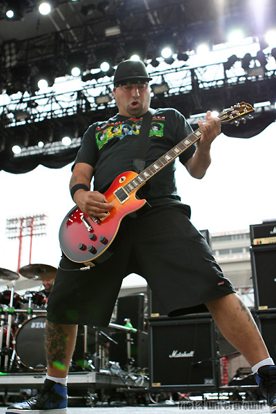 Hatebreed - Monsters Of Rock 2008 (Calgary -  AB) (image 53 of 229)