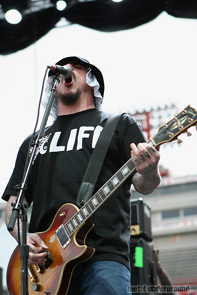 Hatebreed - Monsters Of Rock 2008 (Calgary -  AB) (image 54 of 229)