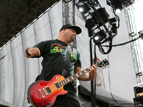 Hatebreed - Monsters Of Rock 2008 (Calgary -  AB) (image 59 of 229)