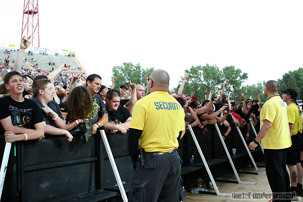 Hatebreed - Monsters Of Rock 2008 (Calgary -  AB) (image 63 of 229)