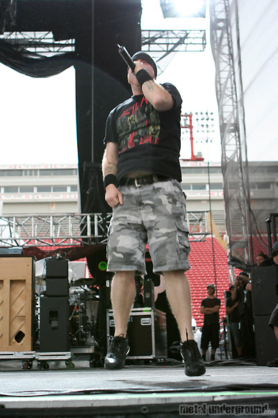 Hatebreed - Monsters Of Rock 2008 (Calgary -  AB) (image 64 of 229)