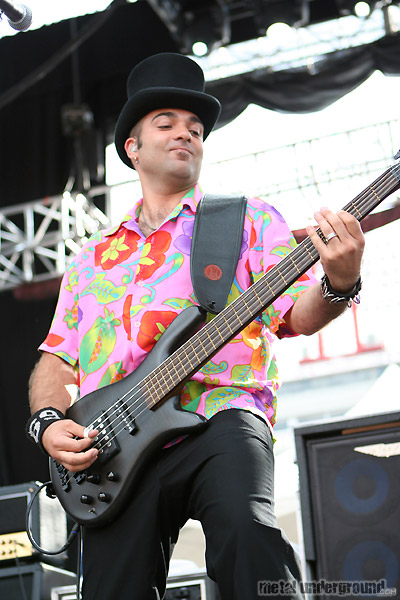 Serj Tankian - Monsters Of Rock 2008 (Calgary -  AB) (image 136 of 229)