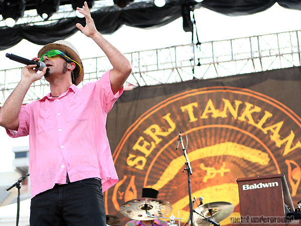 Serj Tankian - Monsters Of Rock 2008 (Calgary -  AB) (image 147 of 229)