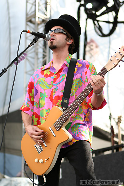 Serj Tankian - Monsters Of Rock 2008 (Calgary -  AB) (image 150 of 229)