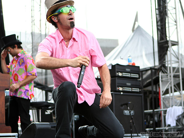Serj Tankian - Monsters Of Rock 2008 (Calgary -  AB) (image 153 of 229)