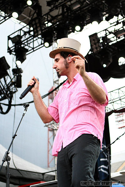 Serj Tankian - Monsters Of Rock 2008 (Calgary -  AB) (image 165 of 229)
