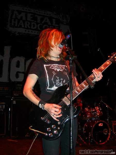 Kylesa - NEMHF Friday April 22 2005 (image 14 of 28)