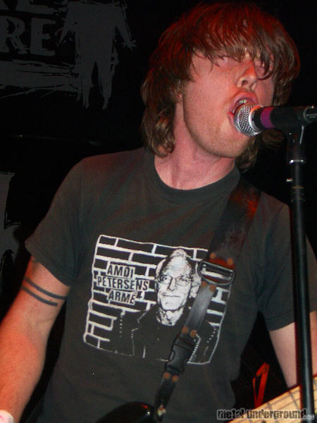 Kylesa - NEMHF Friday April 22 2005 (image 16 of 28)