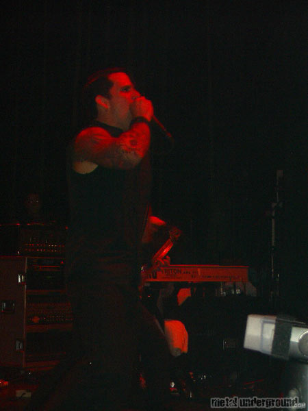 Bleeding Through - NEMHF Saturday April 23 2005 (image 2 of 30)
