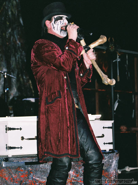 King Diamond - NEMHF Sunday April 24 2005 (image 17 of 31)