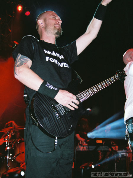 Soilwork - NEMHF Sunday April 24 2005 (image 28 of 31)