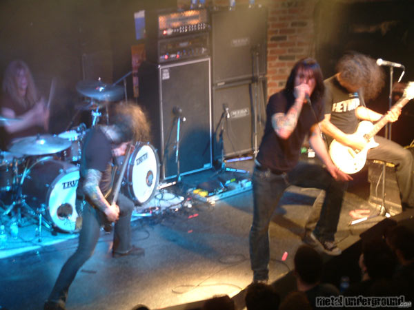 As I Lay Dying - Throwdown AILD ATR (Vancouver BC) (image 19 of 33)