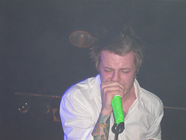 Atreyu - Unearth And Atreyu 2005 (Philadelphia PA) (image 6 of 31)