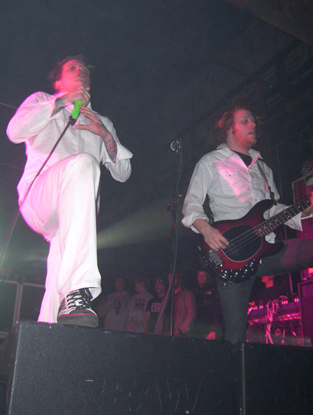 Atreyu - Unearth And Atreyu 2005 (Philadelphia PA) (image 10 of 31)