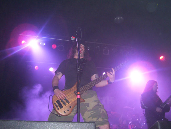 Unearth - Unearth And Atreyu 2005 (Philadelphia PA) (image 23 of 31)