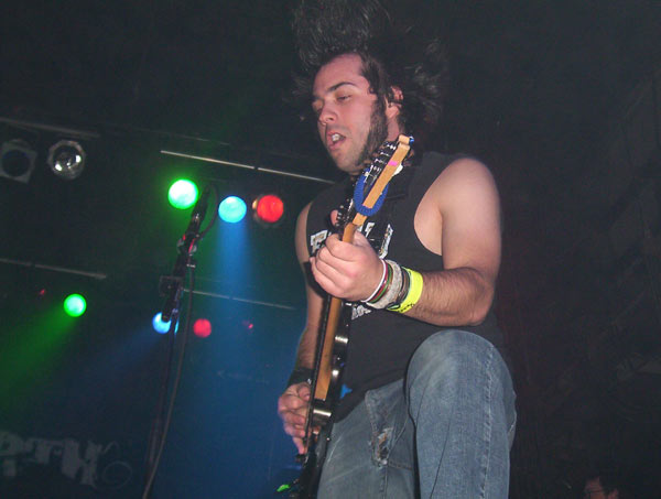 Unearth - Unearth And Atreyu 2005 (Philadelphia PA) (image 24 of 31)