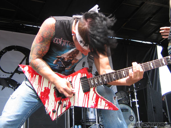 Atreyu - Warped Tour 2005 (Vancouver BC) (image 8 of 45)