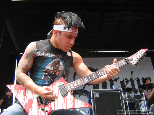 Atreyu - Warped Tour 2005 (Vancouver BC) (image 9 of 45)