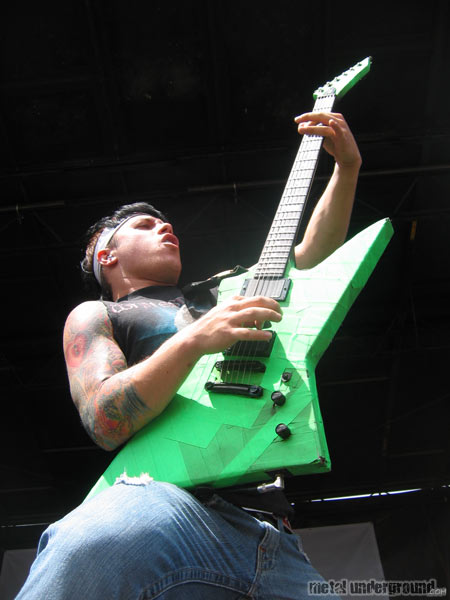 Atreyu - Warped Tour 2005 (Vancouver BC) (image 10 of 45)