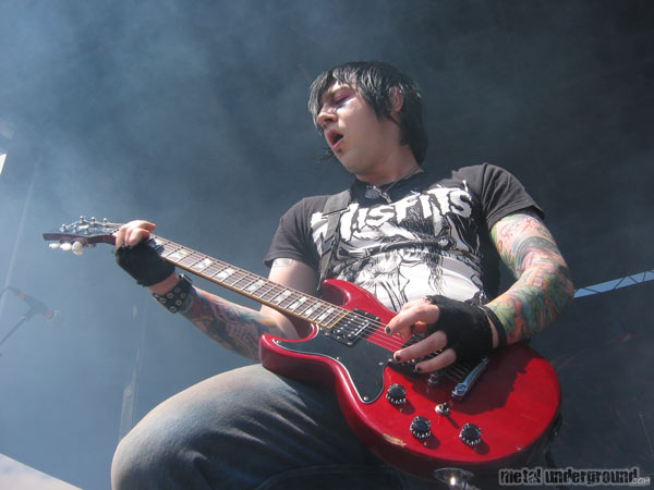 Avenged Sevenfold - Warped Tour 2005 (Vancouver BC) (image 17 of 45)