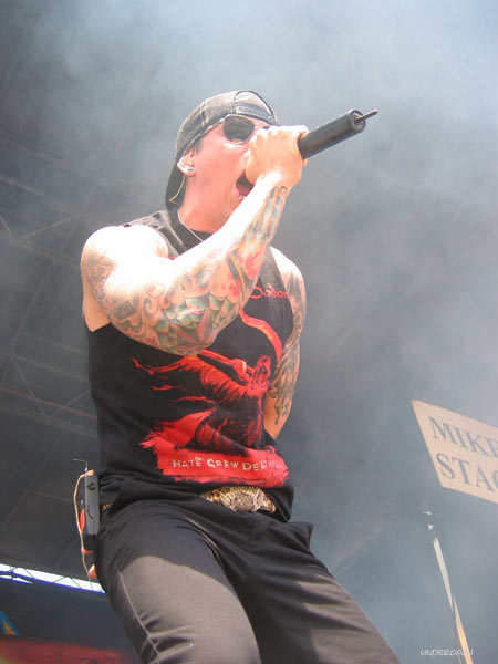 Avenged Sevenfold - Warped Tour 2005 (Vancouver BC) (image 23 of 45)