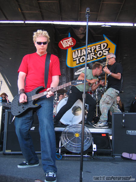 The Offspring - Warped Tour 2005 (Vancouver BC) (image 35 of 45)