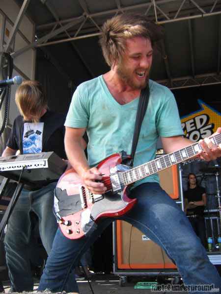 Underoath - Warped Tour 2005 (Vancouver BC) (image 40 of 45)
