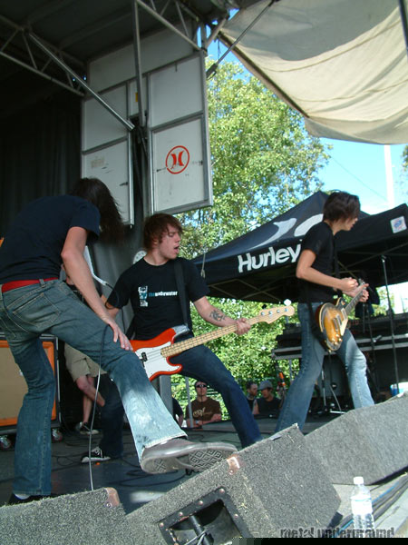 Underoath - Warped Tour 2005 (Vancouver BC) (image 43 of 45)